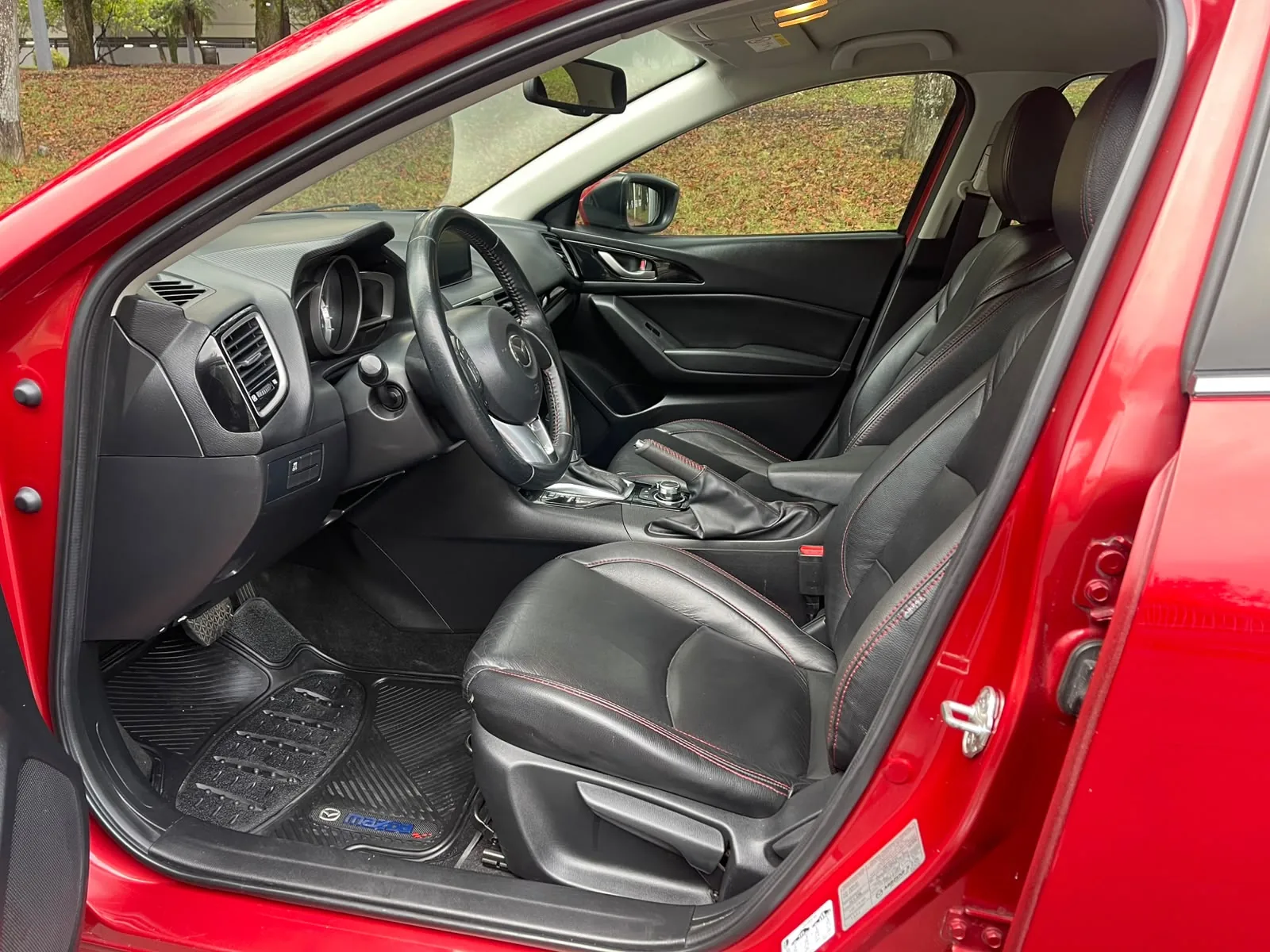 Sedán Mazda Mazda 3 2017 TOURING AT 2.0L SKYACTIV en Bogotá — foto 13
