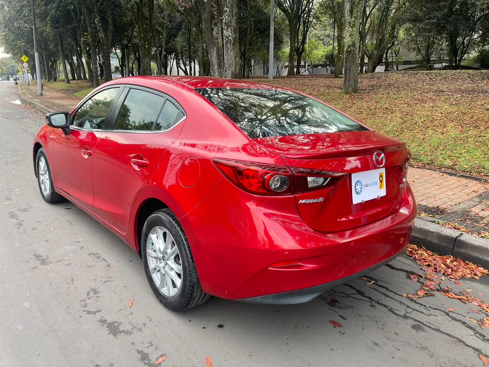 Sedán Mazda Mazda 3 2017 TOURING AT 2.0L SKYACTIV en Bogotá — foto 8