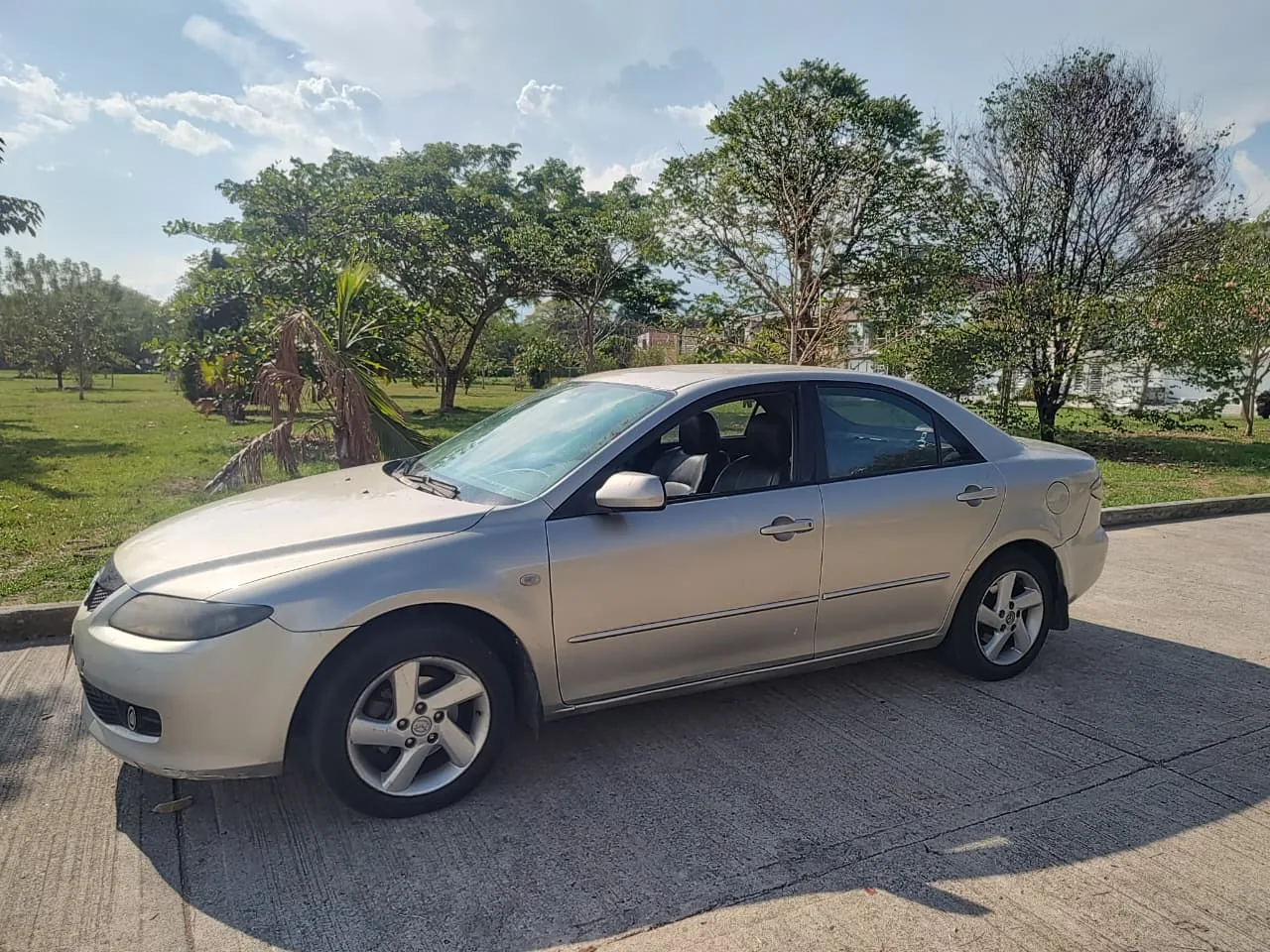 Sedán Mazda Mazda 6 2006 6S3NA6 en Cali — foto 2
