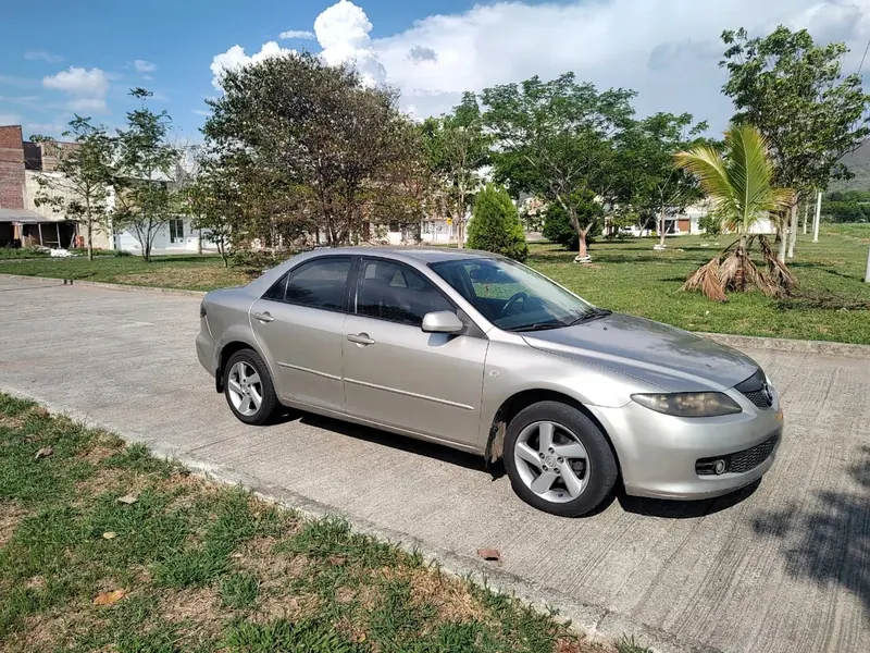 Mazda 6 2006 a gasolina en Cali — foto 4 de 12