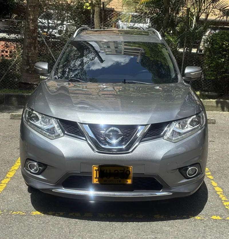 Nissan X-Trail 2017 T32 color gris, SUV — foto 2 de 10