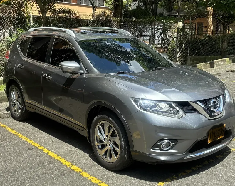 Nissan X-Trail 2017 T32 con 73.500 km, transmisión automática secuencial — foto 3 de 10