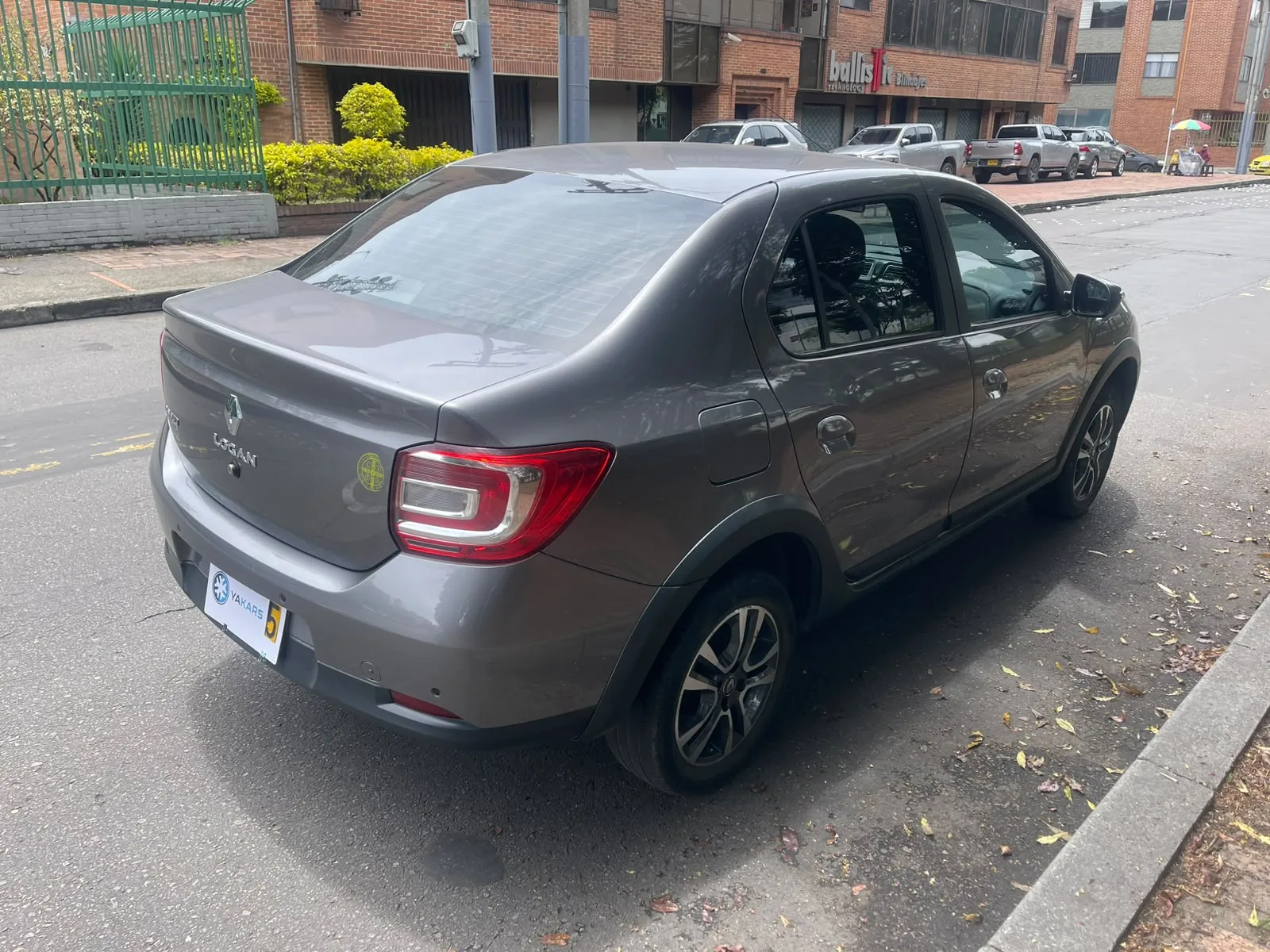 Sedán Renault Logan 2020 INTENS 1.6L AT en Bogotá — foto 10