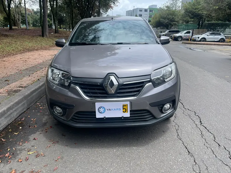 Renault Logan 2020 Intens color gris, Sedán — foto 2 de 16