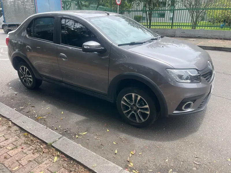 Renault Logan 2020 Intens a gasolina en Bogotá — foto 4 de 16