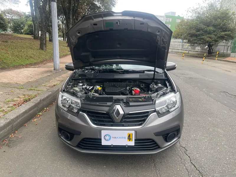 Renault Logan 2023 Life a gasolina en Bogotá — foto 4 de 15