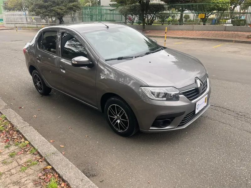 Renault Logan 2023 Life en Bogotá — foto 5 de 15