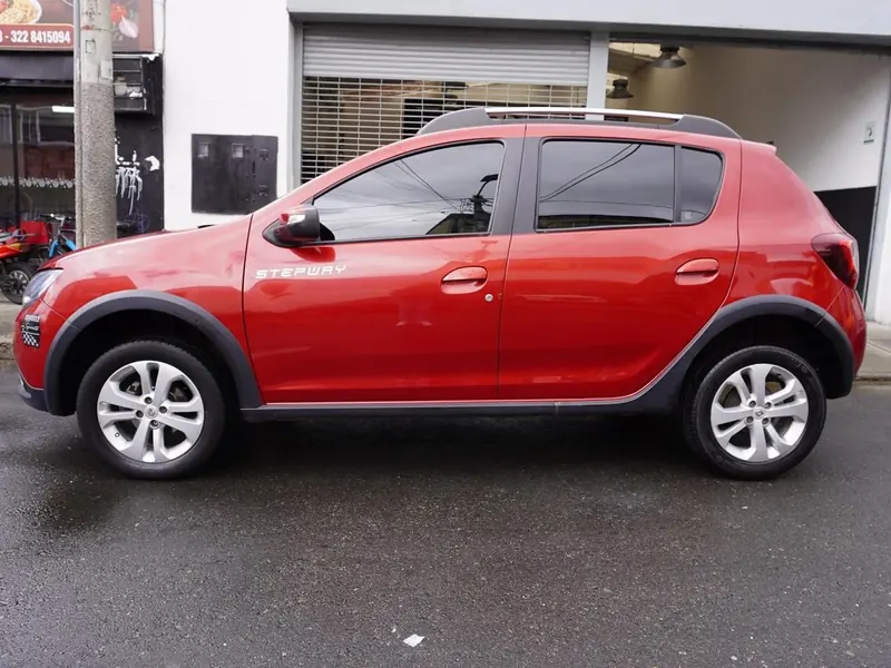 Renault Stepway 2018 a gasolina en Bogotá — foto 4 de 8