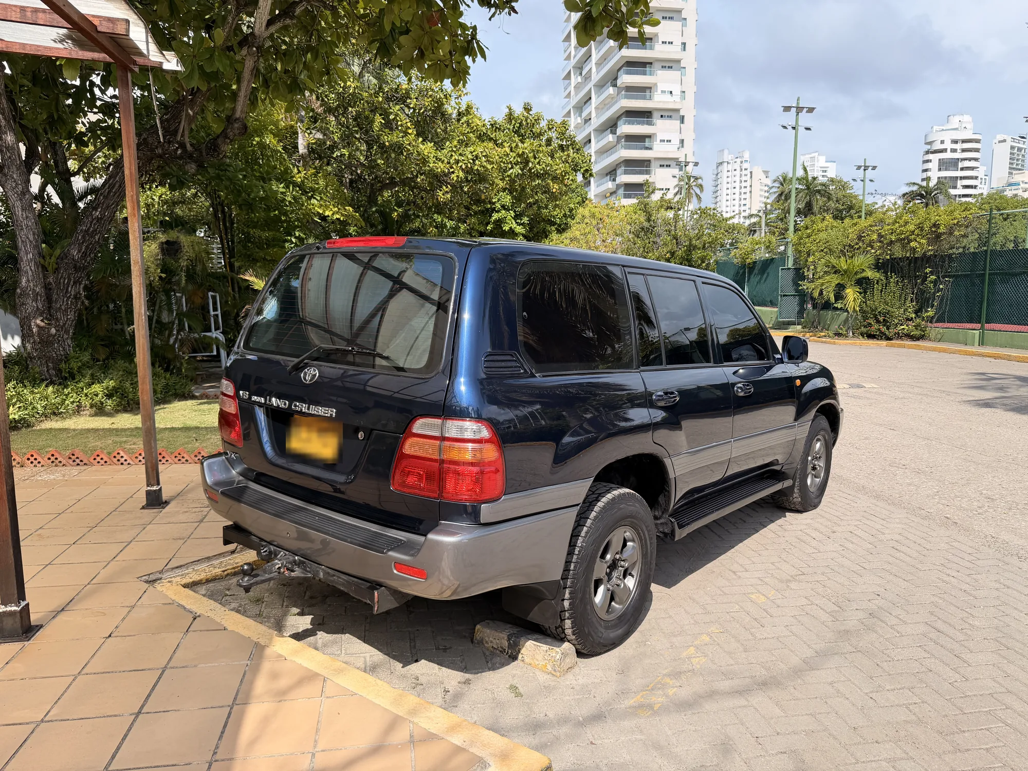 Camioneta Toyota Land Cruiser 2002 VX Serie 100 en Bogotá