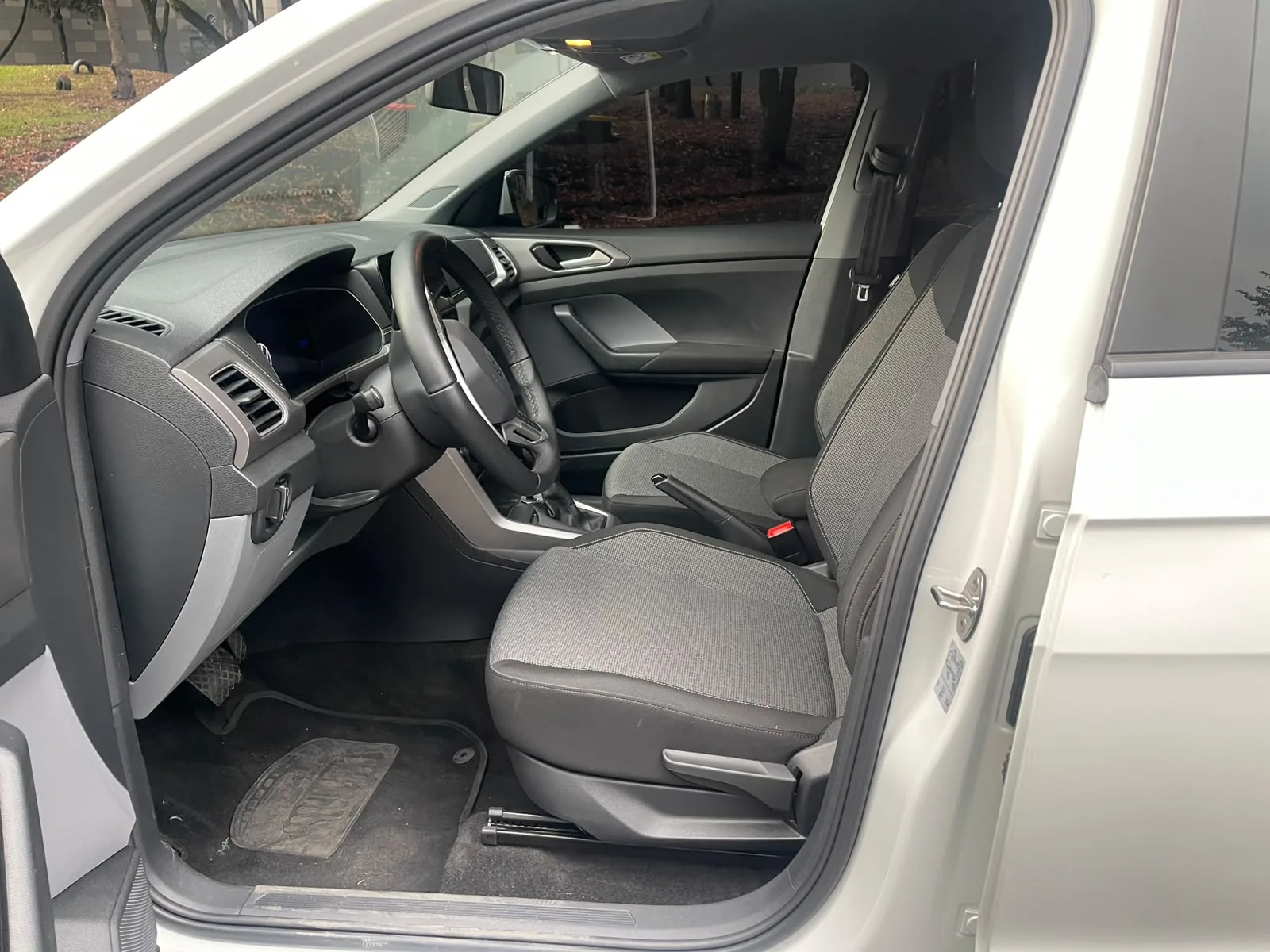 SUV Volkswagen T-Cross 2025 1.0 TURBO TRENDLINE AT en Bogotá — foto 11