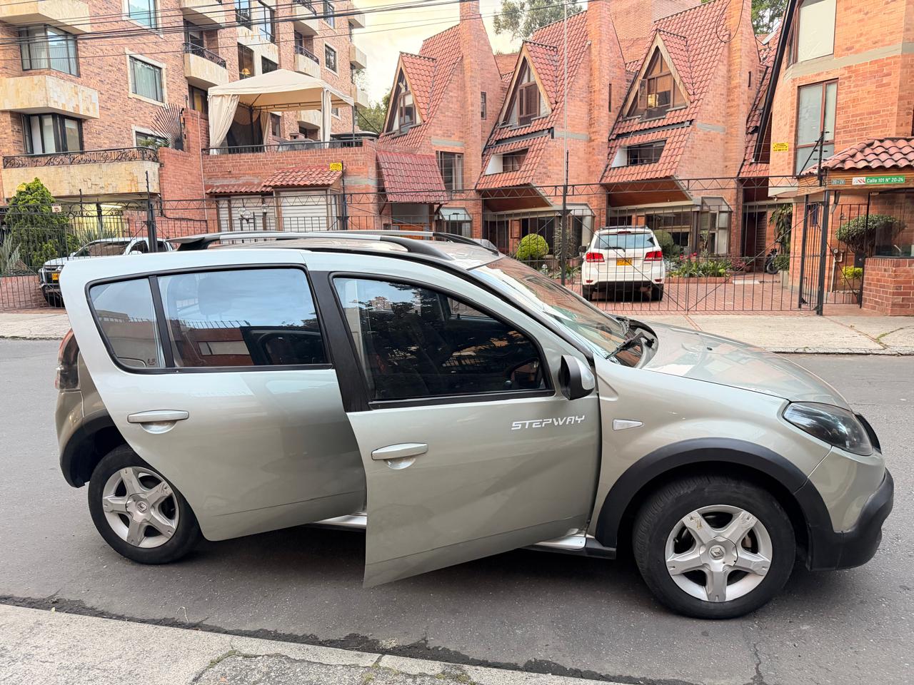 Renault Stepway 2015 Gris Bogotá