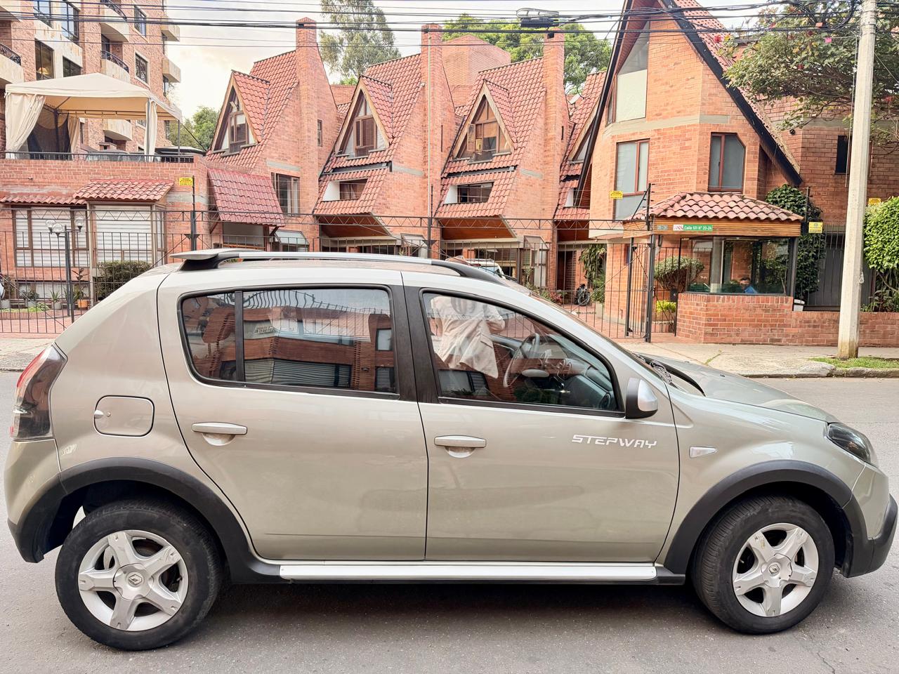 Renault Stepway 2015 Gris Bogotá
