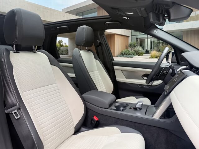 Land Rover Discovery Sport 2024