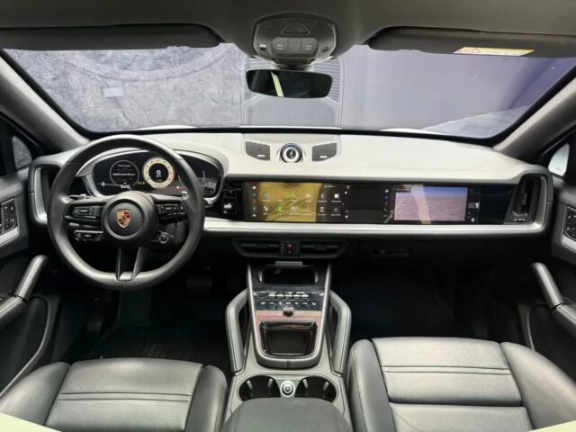 Porsche Cayenne E-Hybrid 2025