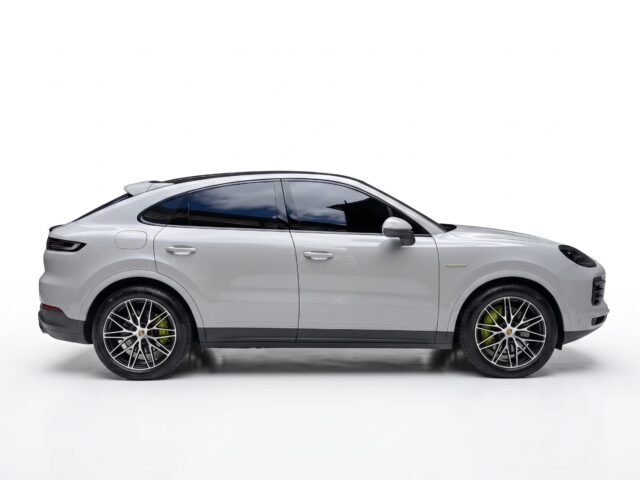 Porsche Cayenne E-Hybrid 2025