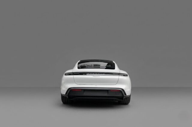 Porsche Taycan 2025