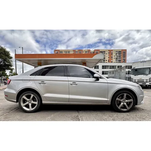 Audi A3 2015 Plateado Bogotá