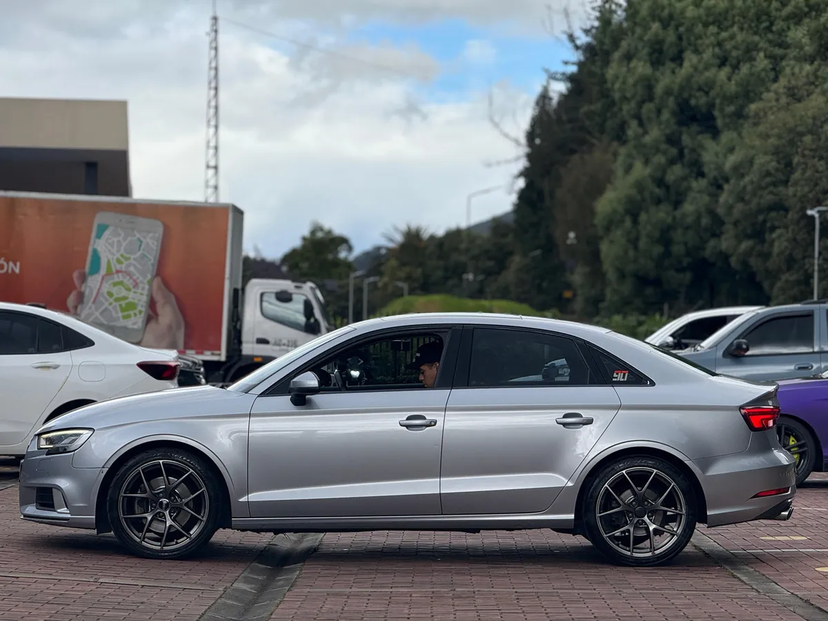 Audi A3 2018 Plateado Cota