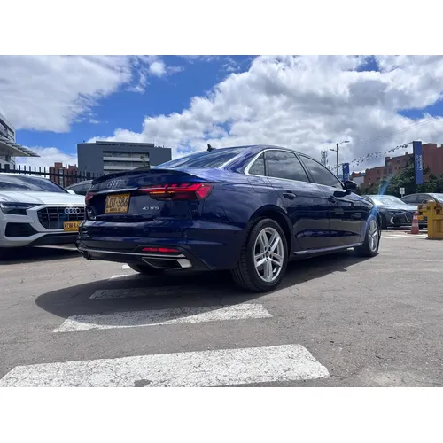 Audi A4 2023 Azul Bogotá