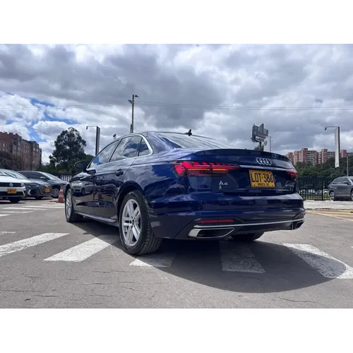 Audi A4 2023 Azul Bogotá