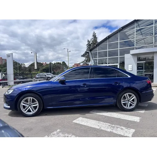 Audi A4 2023 Azul Bogotá