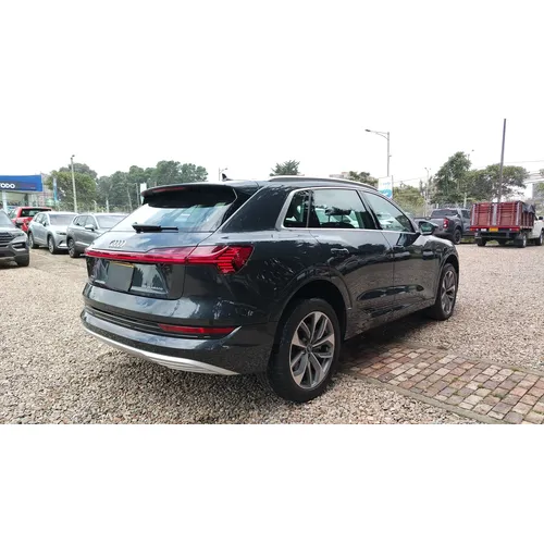 Audi E 55 QUATTRO 2023 Gris Bogotá