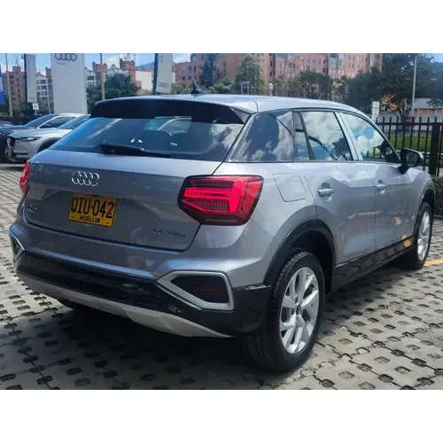 Audi Q2 2026 Gris Bogotá