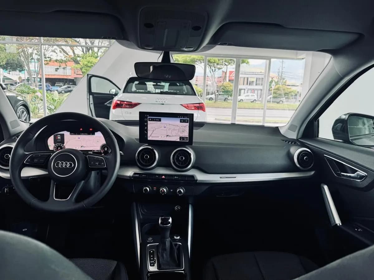 Audi Q2 2025 Urban Edition 1.4 TFSI Gris