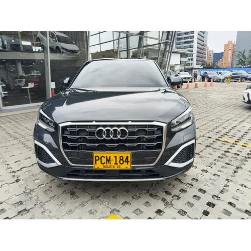 Audi Q2 2025 Gris Bogotá