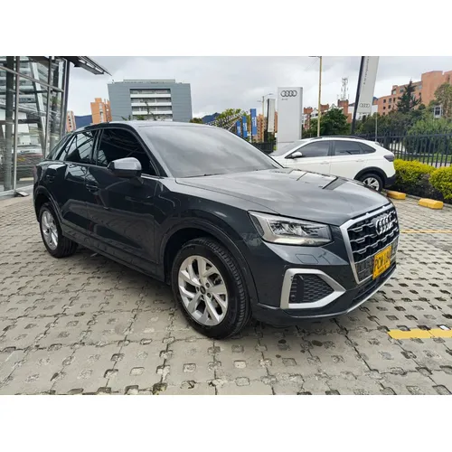 Audi Q2 2025 Gris Bogotá
