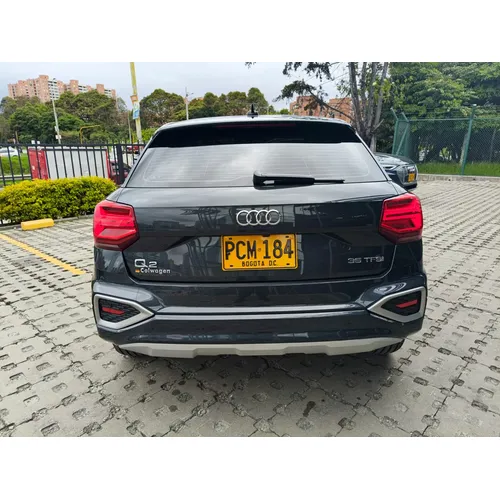 Audi Q2 2025 Gris Bogotá