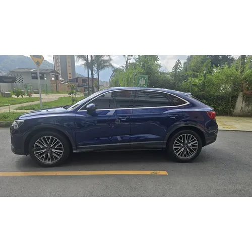 Audi Q3 2024 Azul Medellín