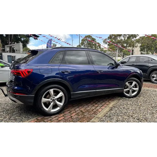 Audi Q3 2023 Azul Bogotá