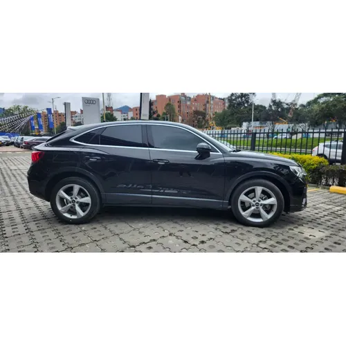 Audi Q3 2022 Negro Bogotá