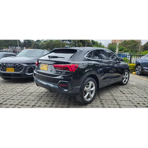 Audi Q3 2022 Negro Bogotá