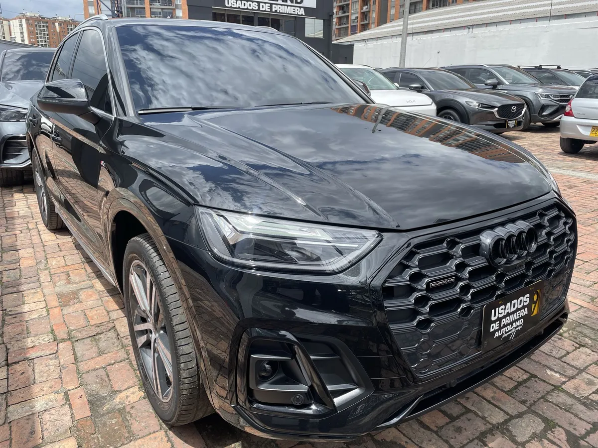 Audi Q5 2024 Negro Bogotá