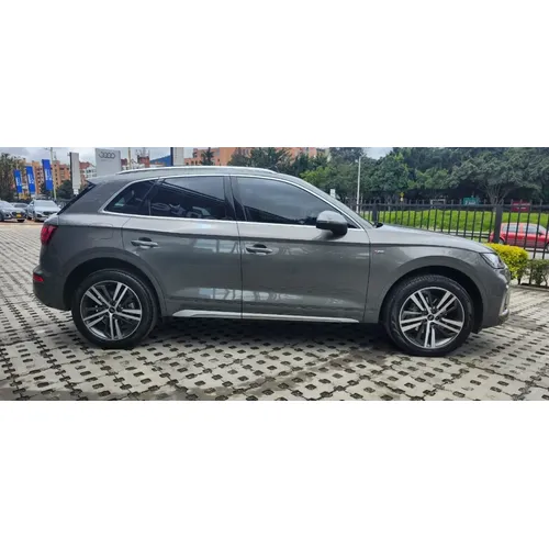 Audi Q5 2025 Gris Bogotá