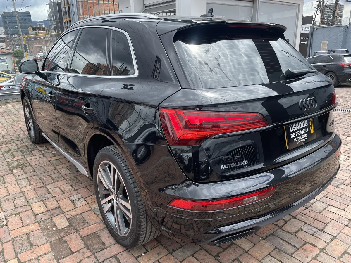 Audi Q5 2024 Negro Bogotá