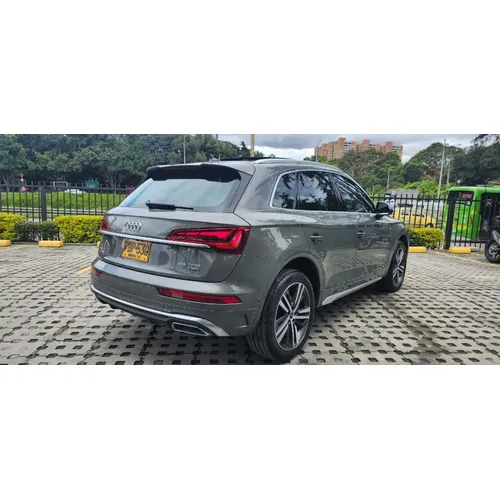 Audi Q5 2025 Gris Bogotá