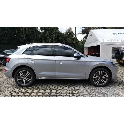 Audi Q5 2025 Plateado Bogotá