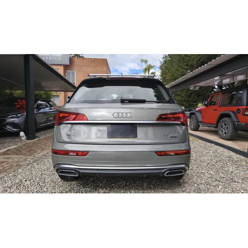 Audi Q5 2025 Gris Bogotá