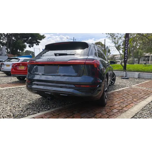 Audi Q8 2024 Gris Bogotá