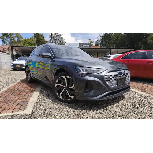 Audi Q8 2024 Gris Bogotá