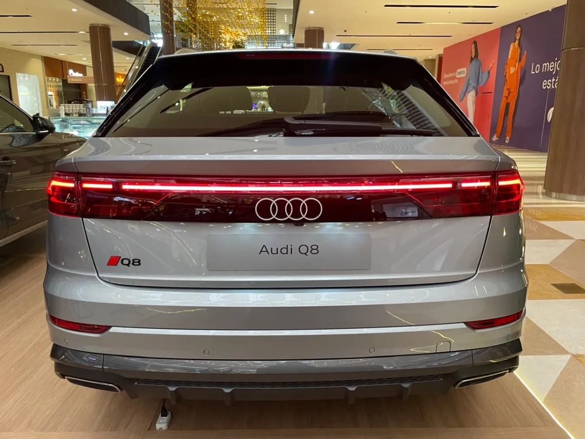 Audi Q8 Híbrido 2025 Plateado