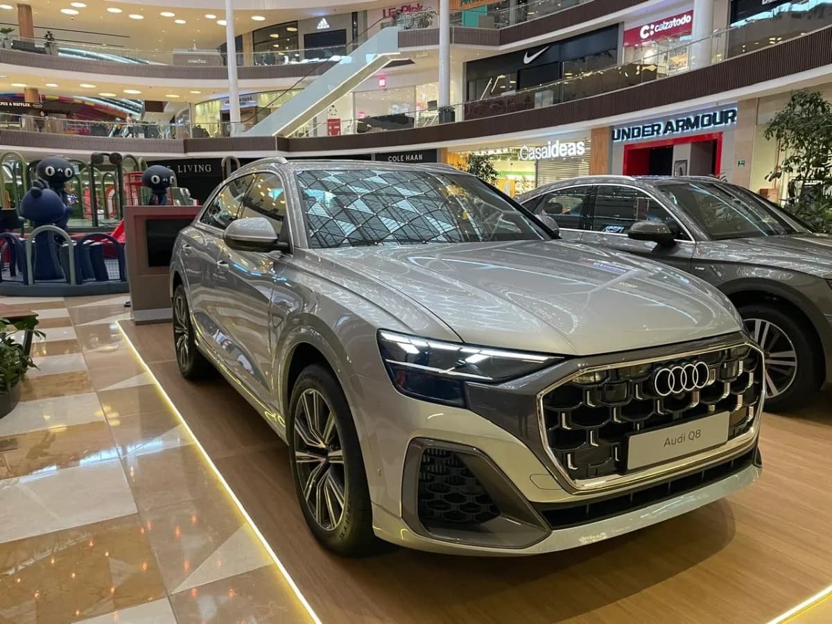 Audi Q8 Híbrido 2025 Plateado