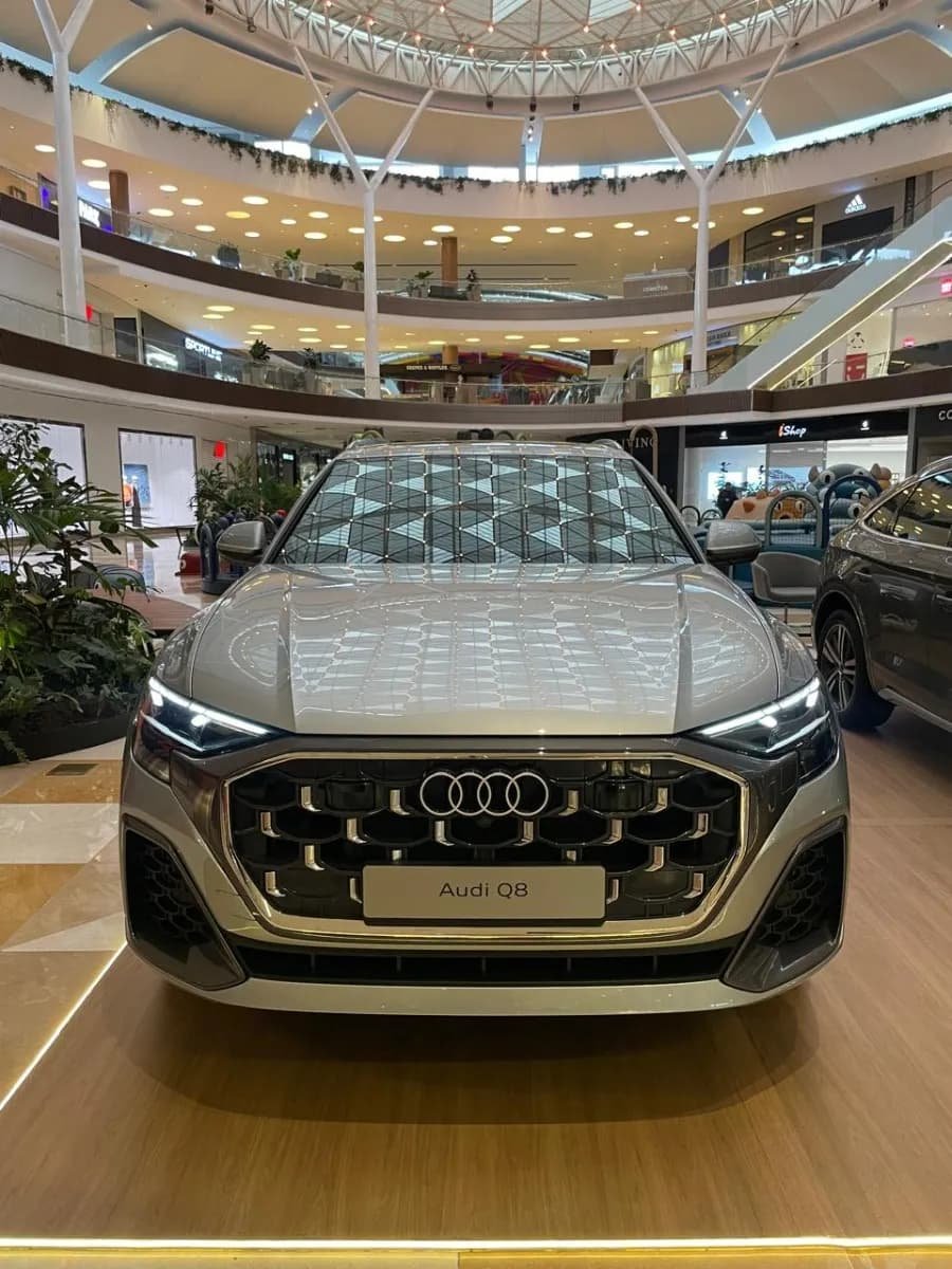 Audi Q8 Híbrido 2025 Plateado