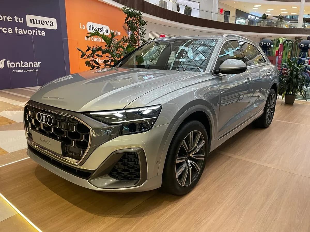 Audi Q8 Híbrido 2025 Plateado