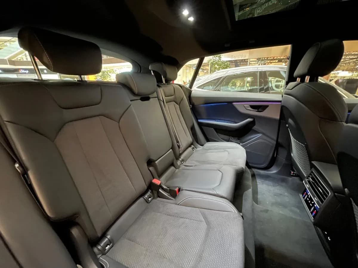 Audi Q8 Híbrido 2025 Plateado
