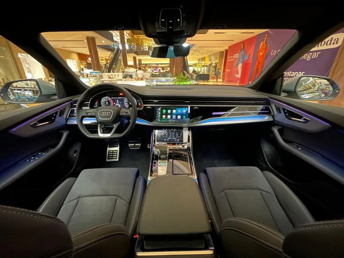 Audi Q8 Híbrido 2025 Plateado