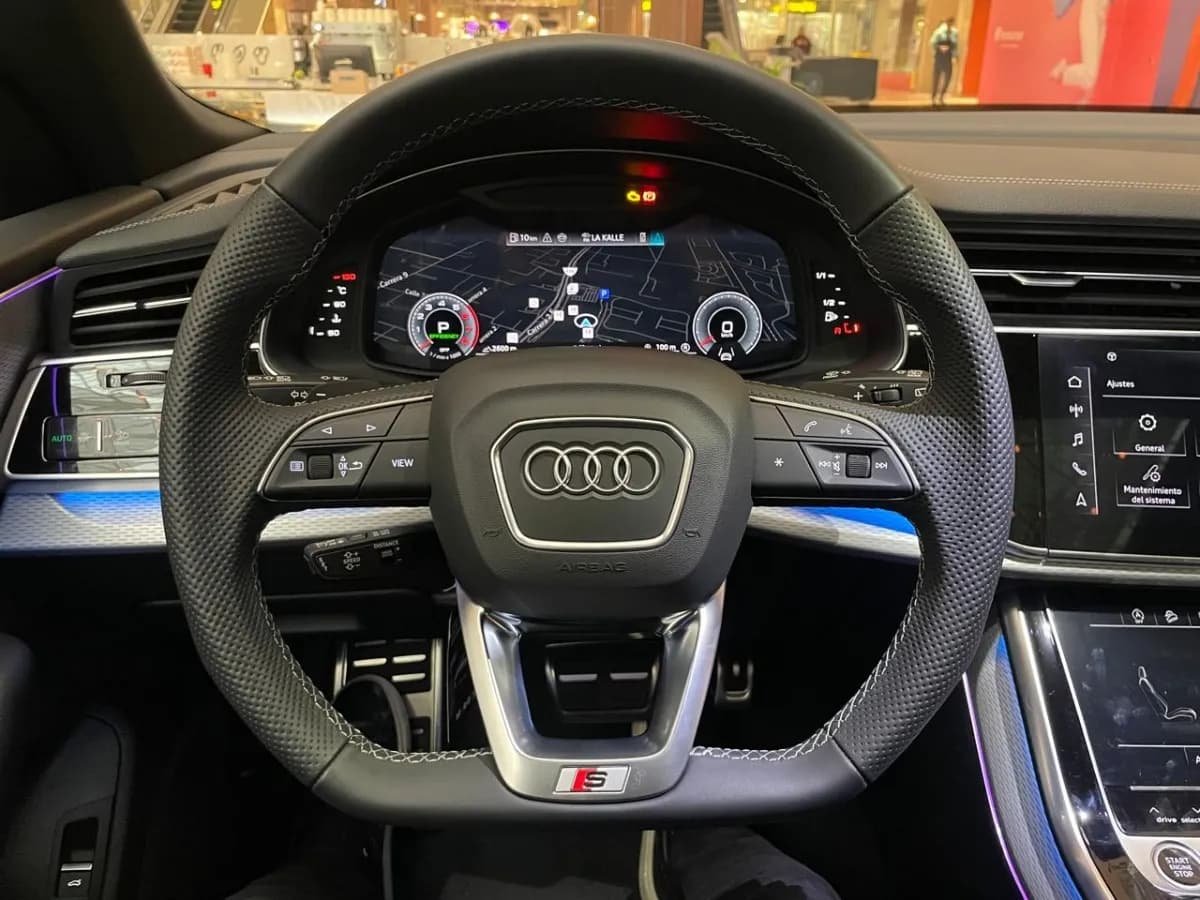 Audi Q8 Híbrido 2025 Plateado